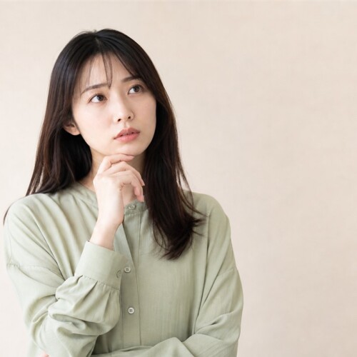 乱視用カラコンの種類の少なさについて考える日本人女性